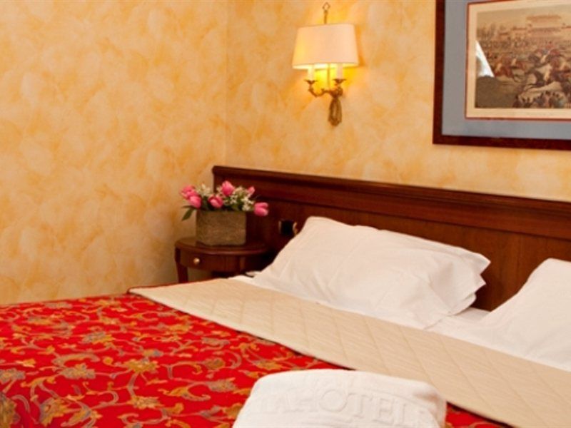 Unaway Hotel & Residence Linea Uno Milano Exterior photo