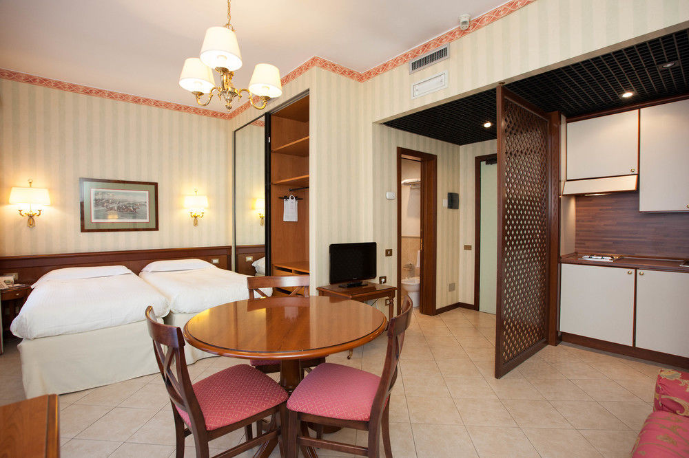 Unaway Hotel & Residence Linea Uno Milano Exterior photo