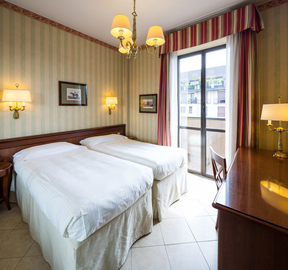 Unaway Hotel & Residence Linea Uno Milano Exterior photo