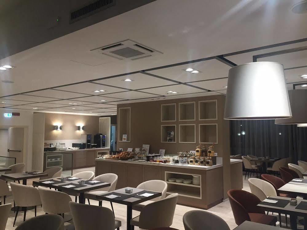 Unaway Hotel & Residence Linea Uno Milano Exterior photo